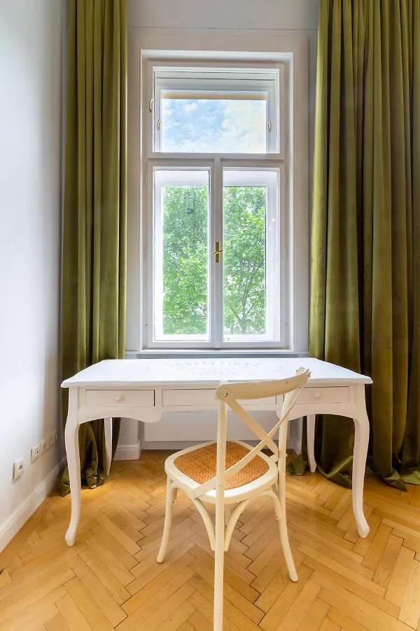 Apartment Large Luxury Residence Near Townhall & Votivkirche Vienna