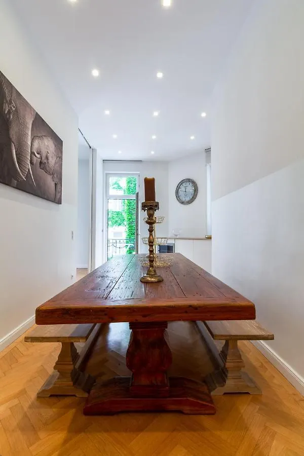 Large Luxury Residence Near Townhall & Votivkirche Vienna