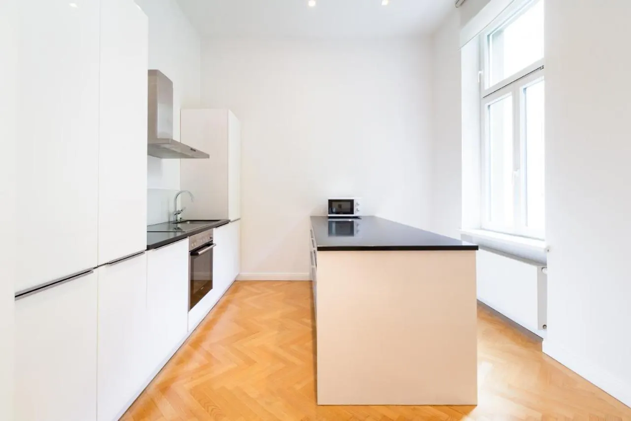 Large Luxury Residence Near Townhall & Votivkirche Vienna