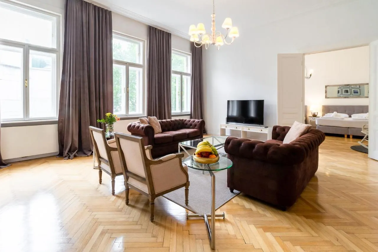 Large Luxury Residence Near Townhall & Votivkirche Vídeň